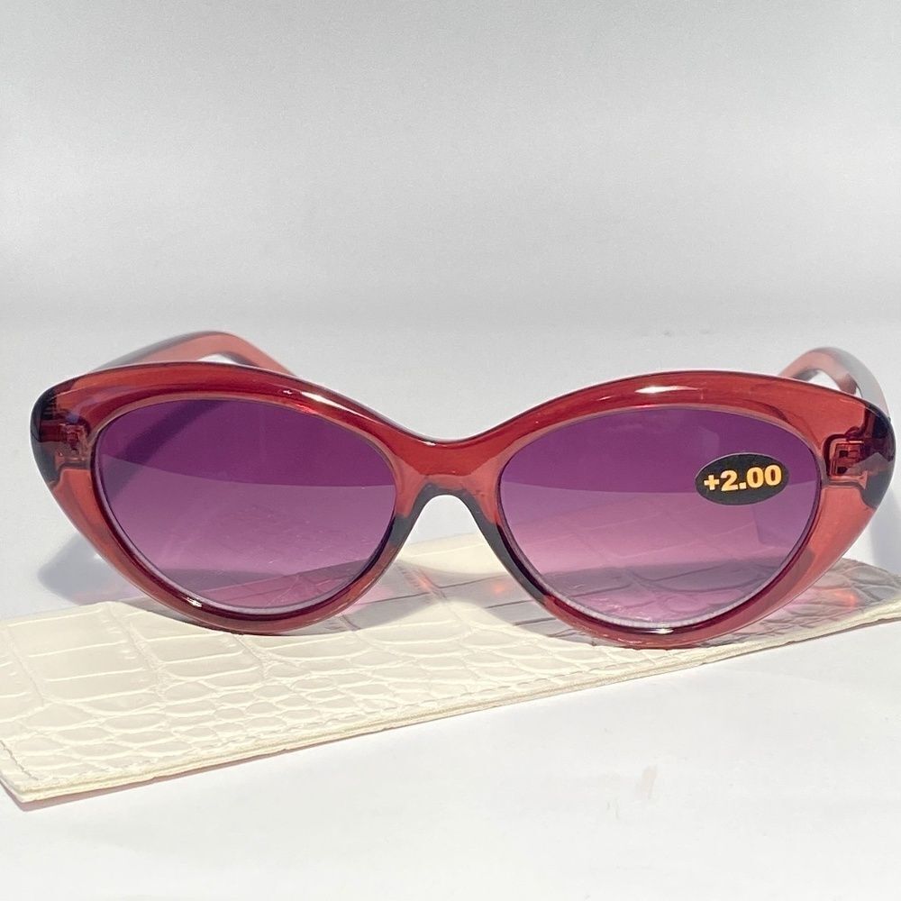 0834 Reading Sunglasses 2.00 Clear Cranberry Sweetheart Frames Purple Lenses NWT